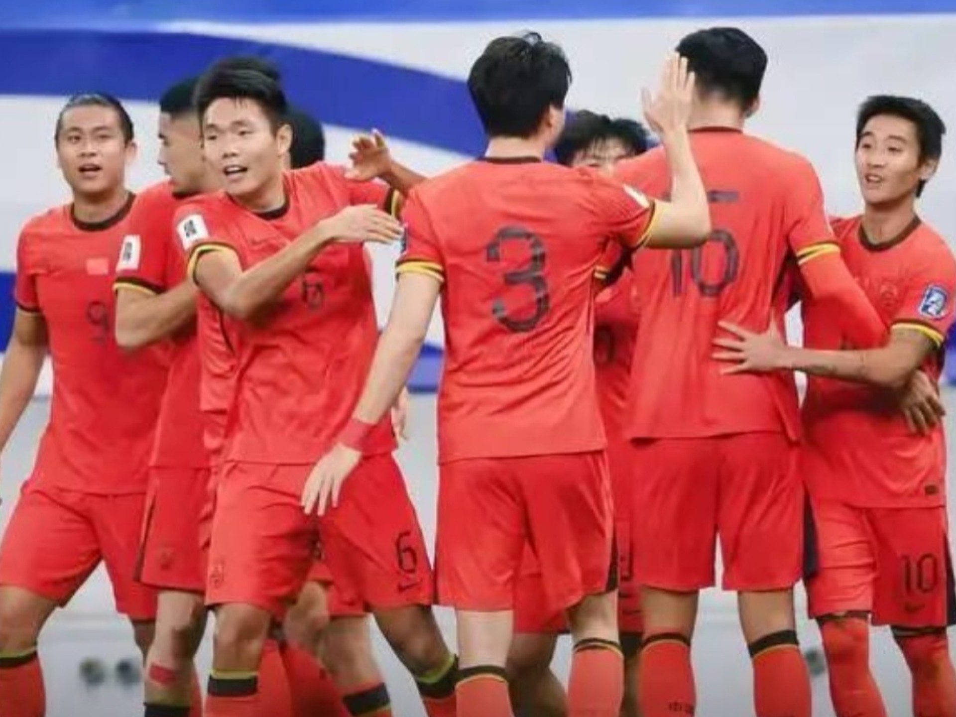 的发球和犀 的发球和犀