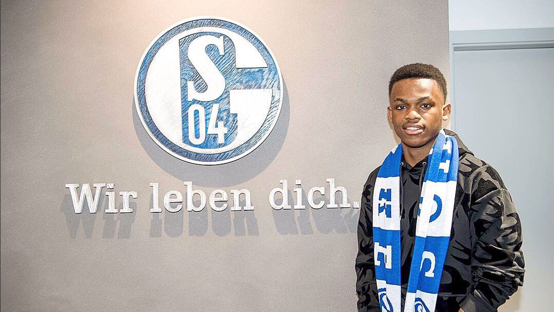 的比拼中 的比拼中